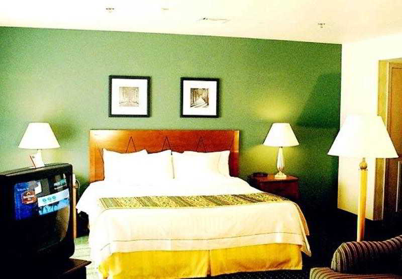 Фото Residence Inn by Marriott Milwaukee Brookfield