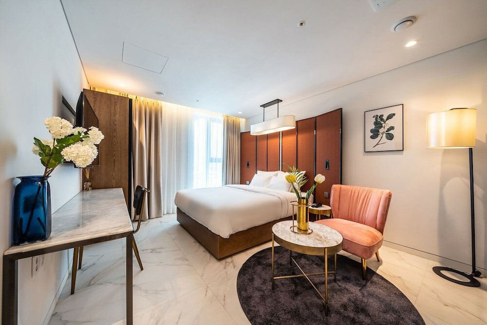 Фото Hotel the Castle Sincheon