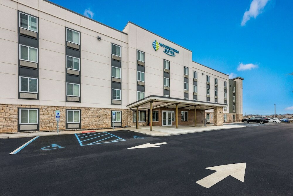 Фото WoodSpring Suites Linden