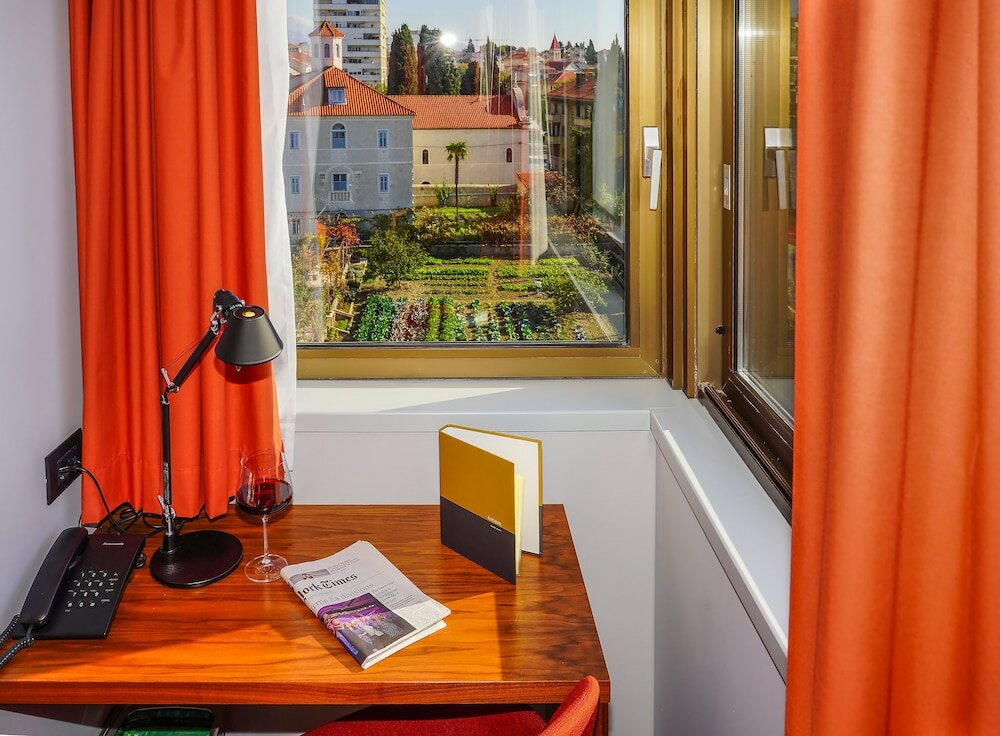 Фото Horizon Luxury Suites