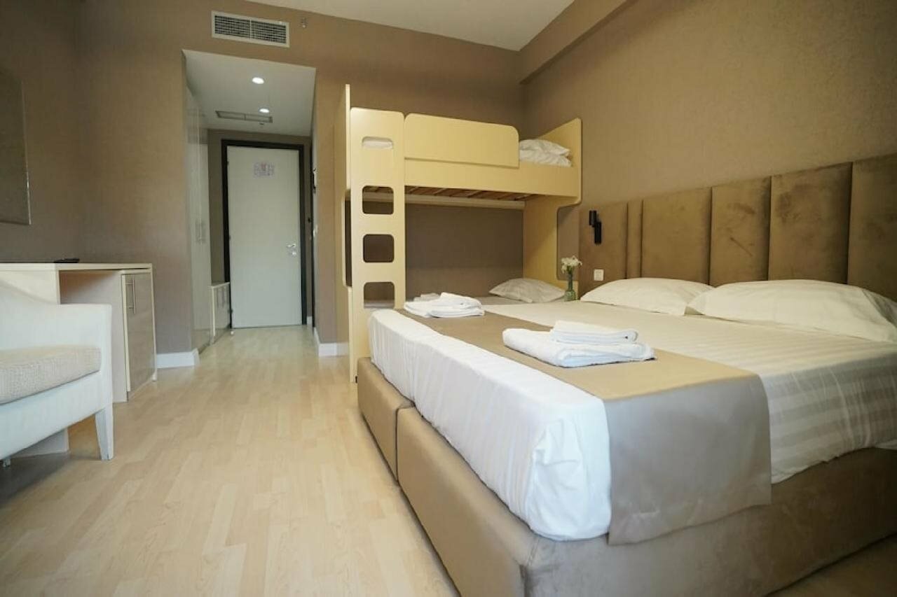 Фото Hotel Majestic