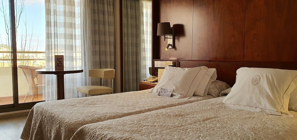 Фото Hotel Royal Plaza