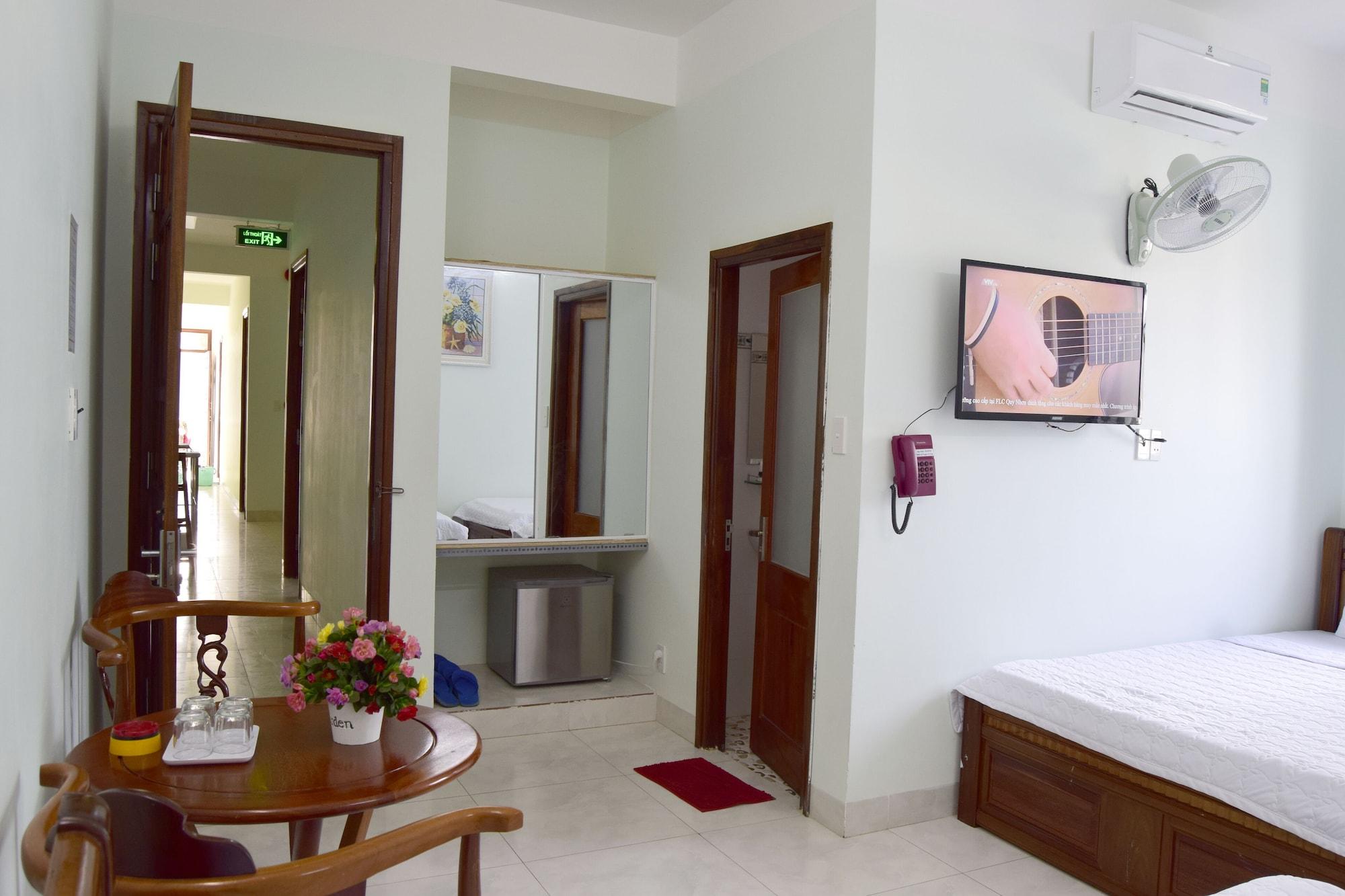 Фото Khach San Huong Giang