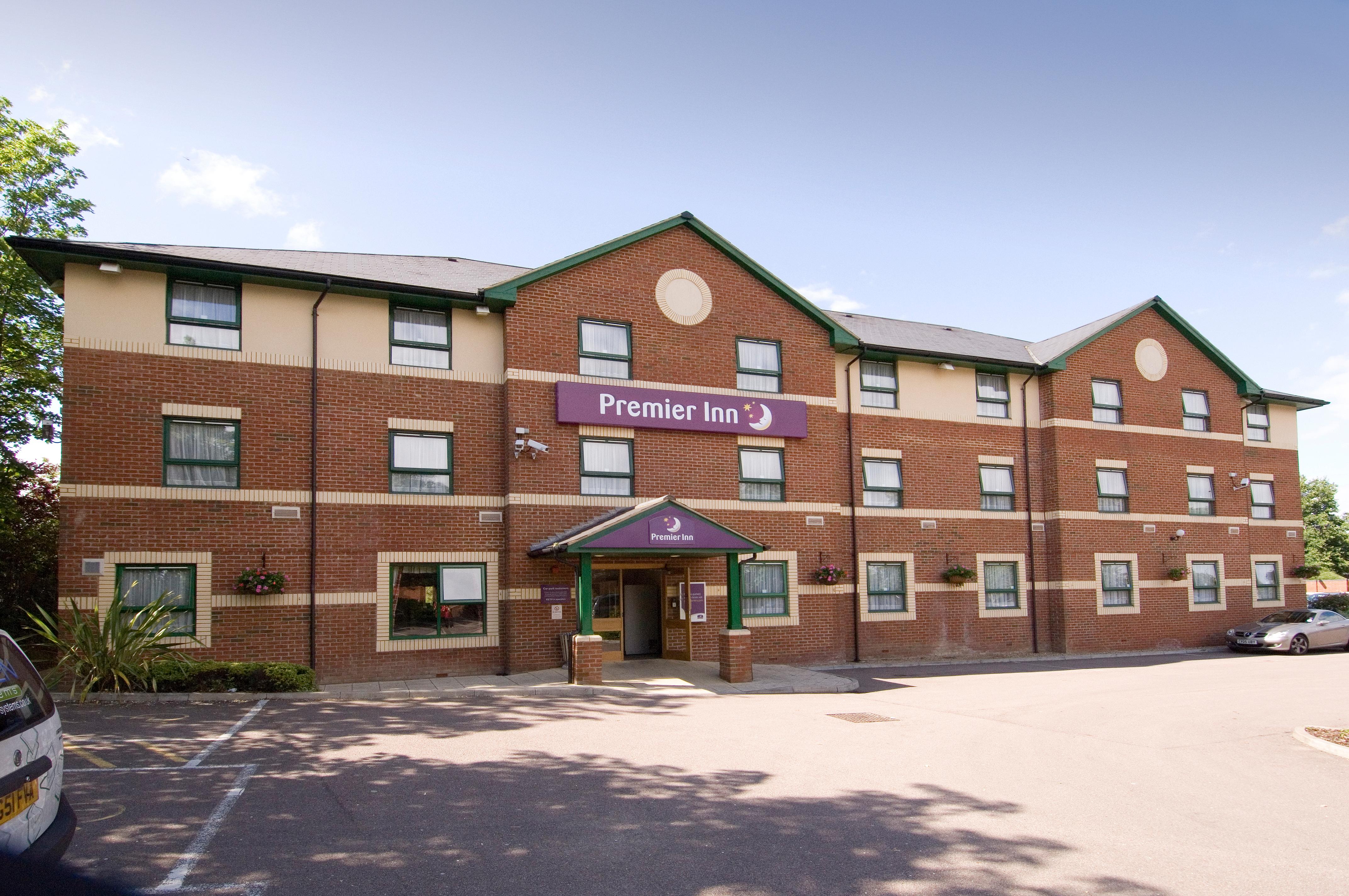 Фото Premier Inn Watford North