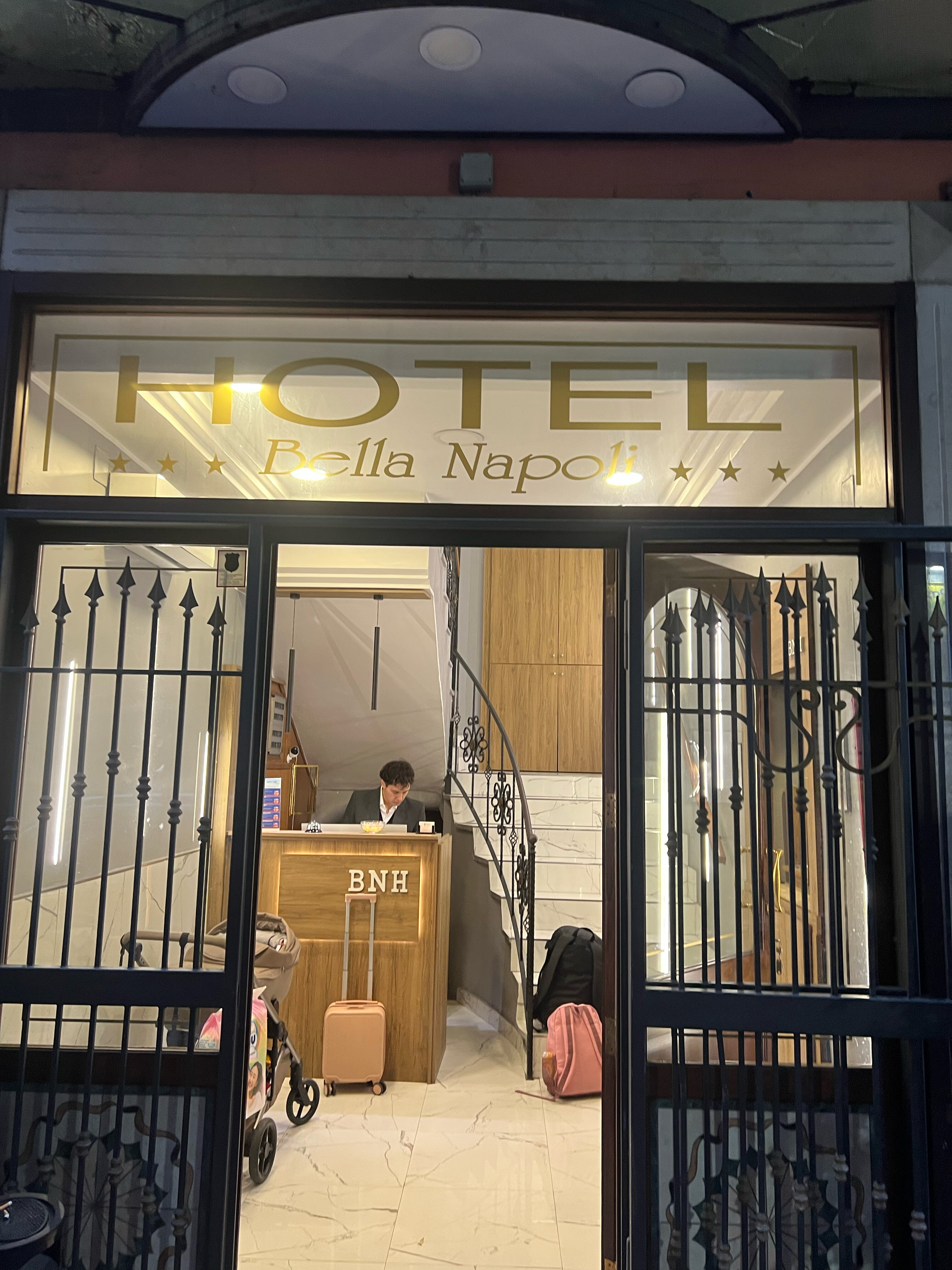 Фото Hotel Bella Napoli