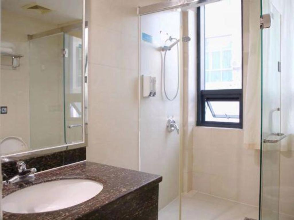 Фото 7Days Inn Chain Hotel Chongqing Wanzhou Gaosuntang Chongbai