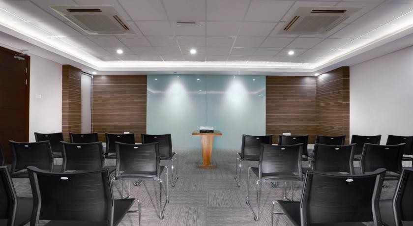 Фото Отель Neo Gubeng