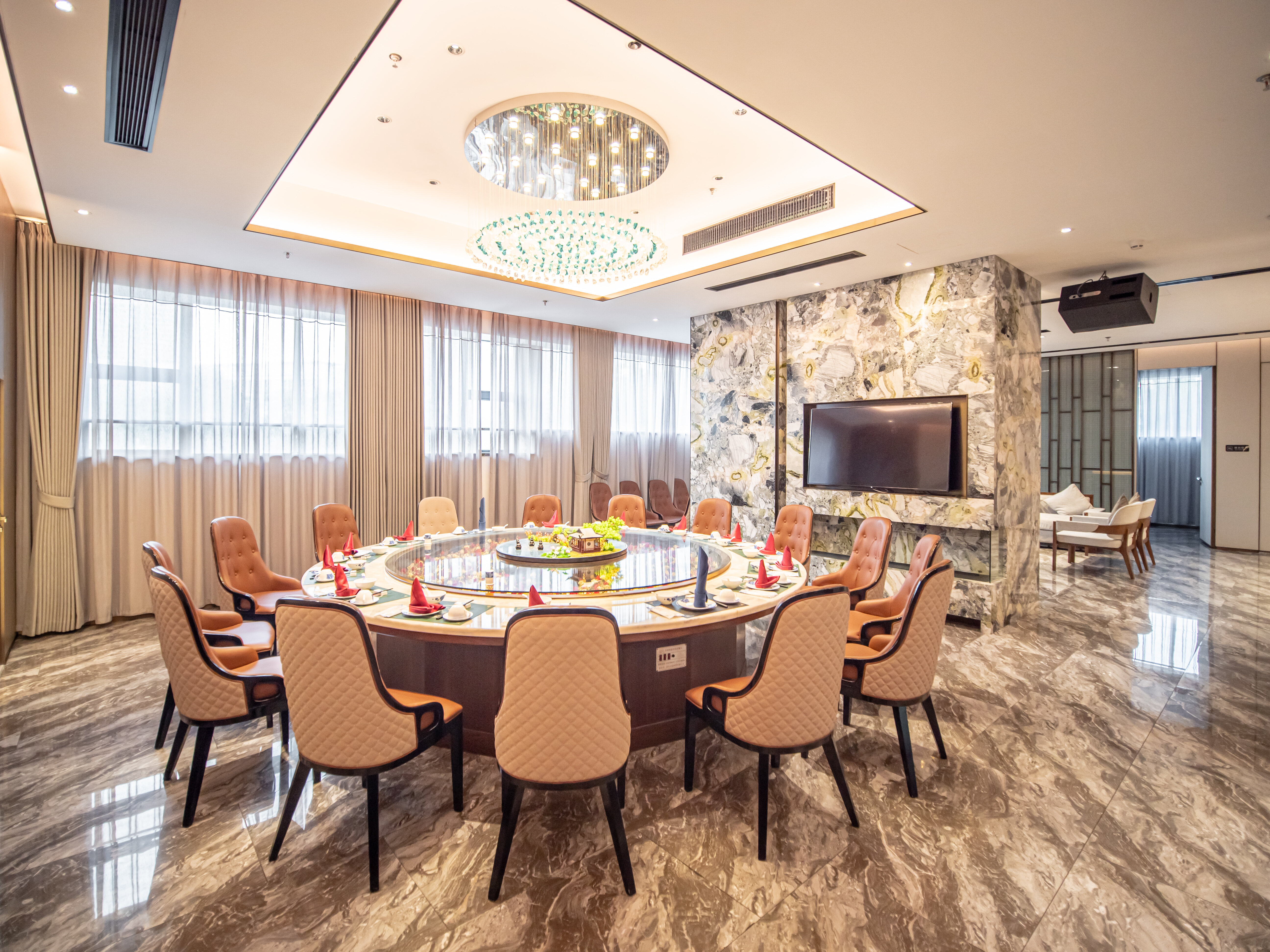 Фото Grand Chu Hotel