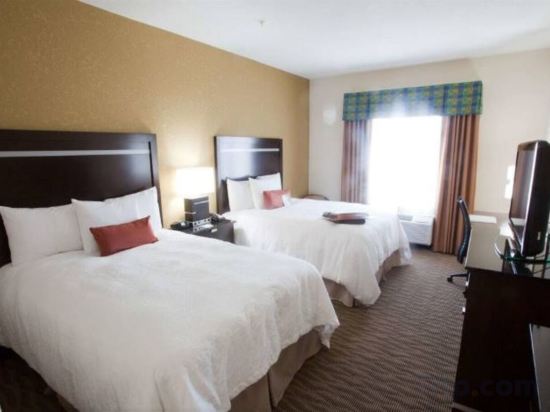 Фото Hampton Inn & Suites Dallas I-30 Cockrell Hill