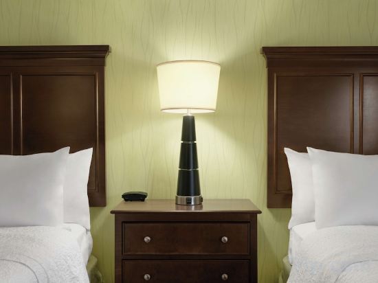 Фото Hampton Inn Franklin/Milford