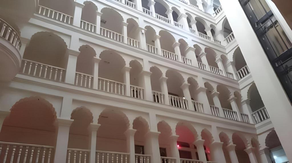 Фото Iroomz Shanbhag Towers International