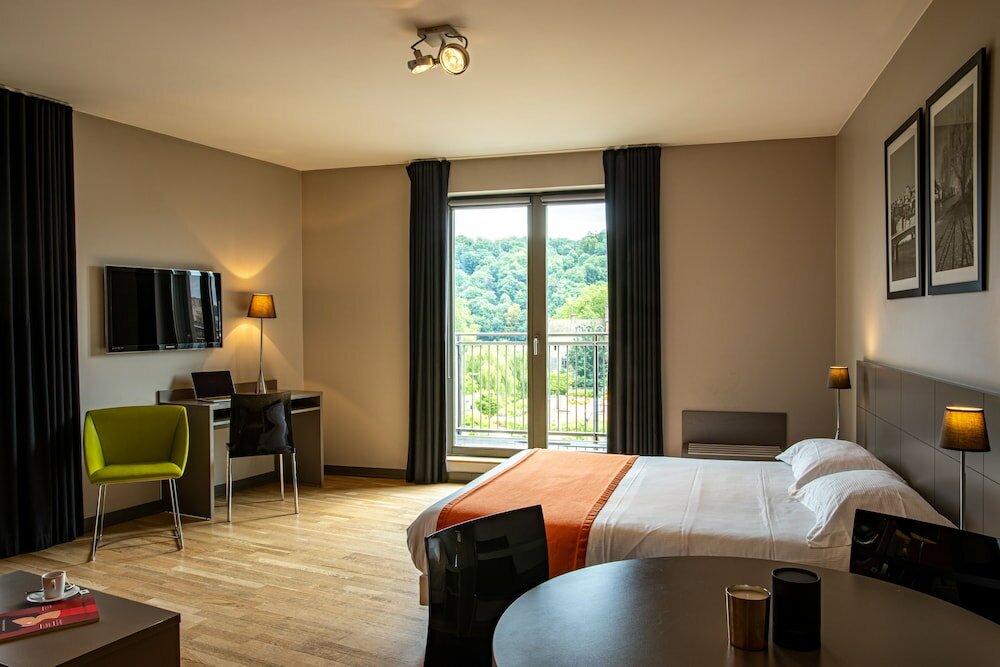 Фото Adonis Lyon Dock Ouest