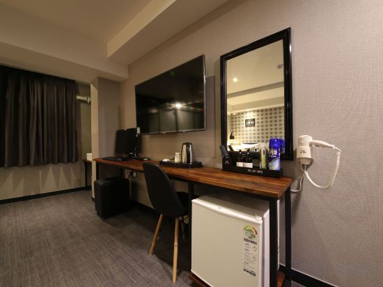 Фото The Last Hotel