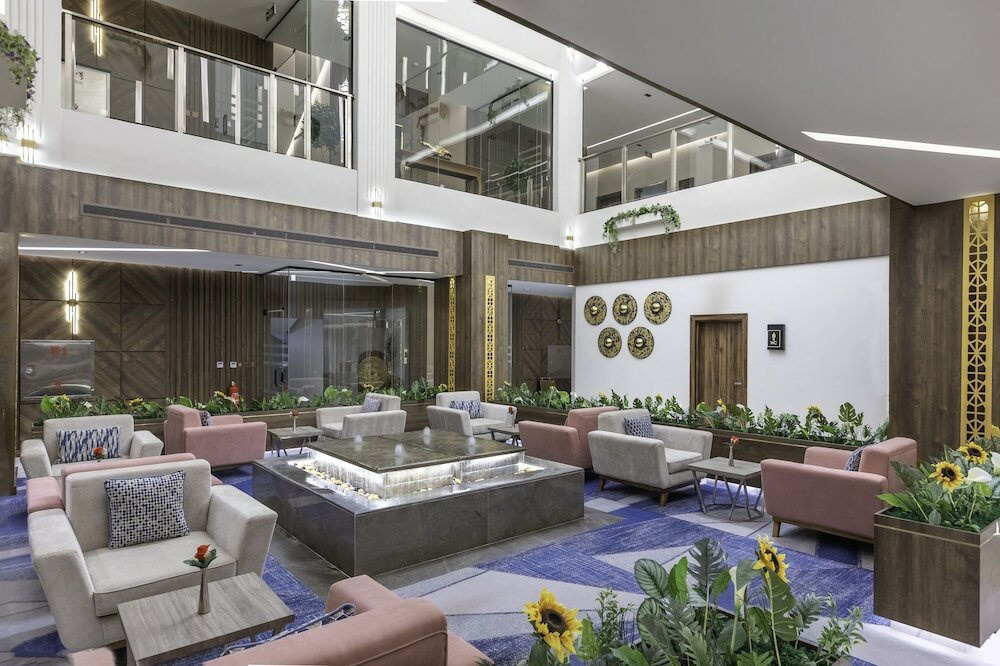 Фото Seven Gardens Hotel