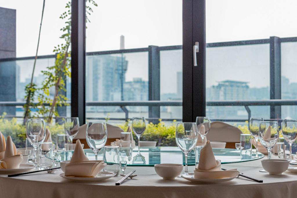 Фото Hl Rezen Hotel Chengdu