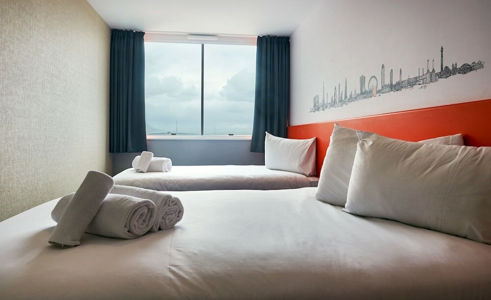 Фото EasyHotel London Croydon