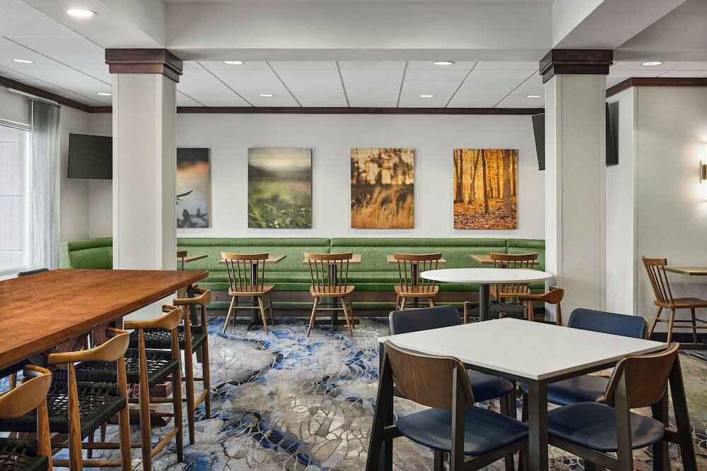 Фото Fairfield Inn & Suites by Marriott Gillette