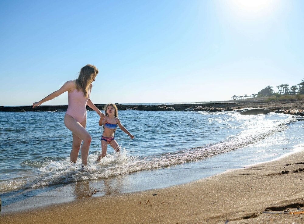 Фото Constantinou Bros Athena Beach Hotel