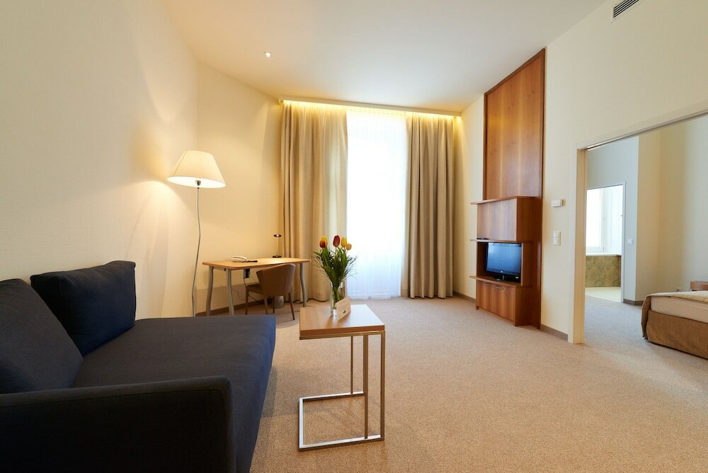 Фото HiLight Suites Hotel