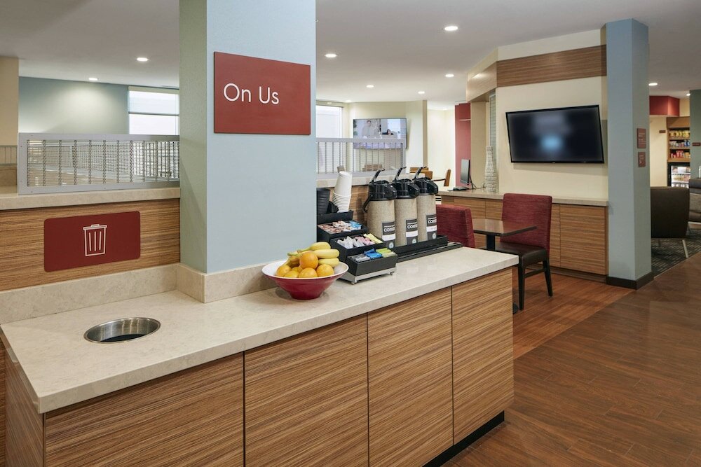 Фото TownePlace Suites by Marriott Tampa South