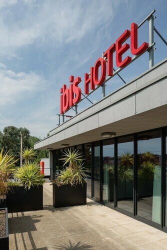 Гостиница Ibis Guingamp в Сен-Бриё