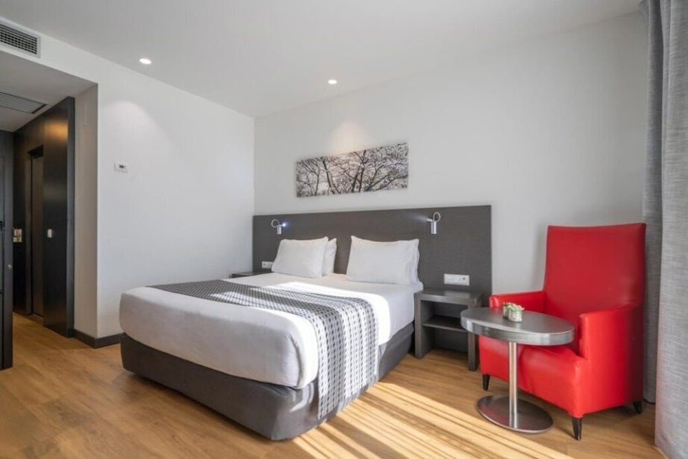 Фото Hotel Eurostars Arenas de Pinto