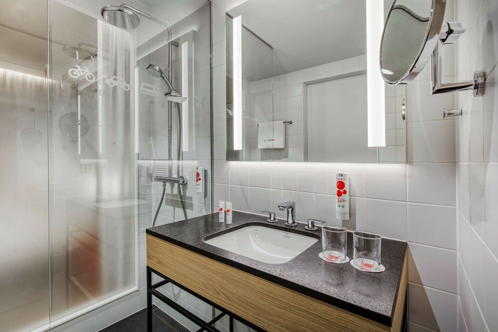 Фото IntercityHotel Amsterdam Schiphol Airport