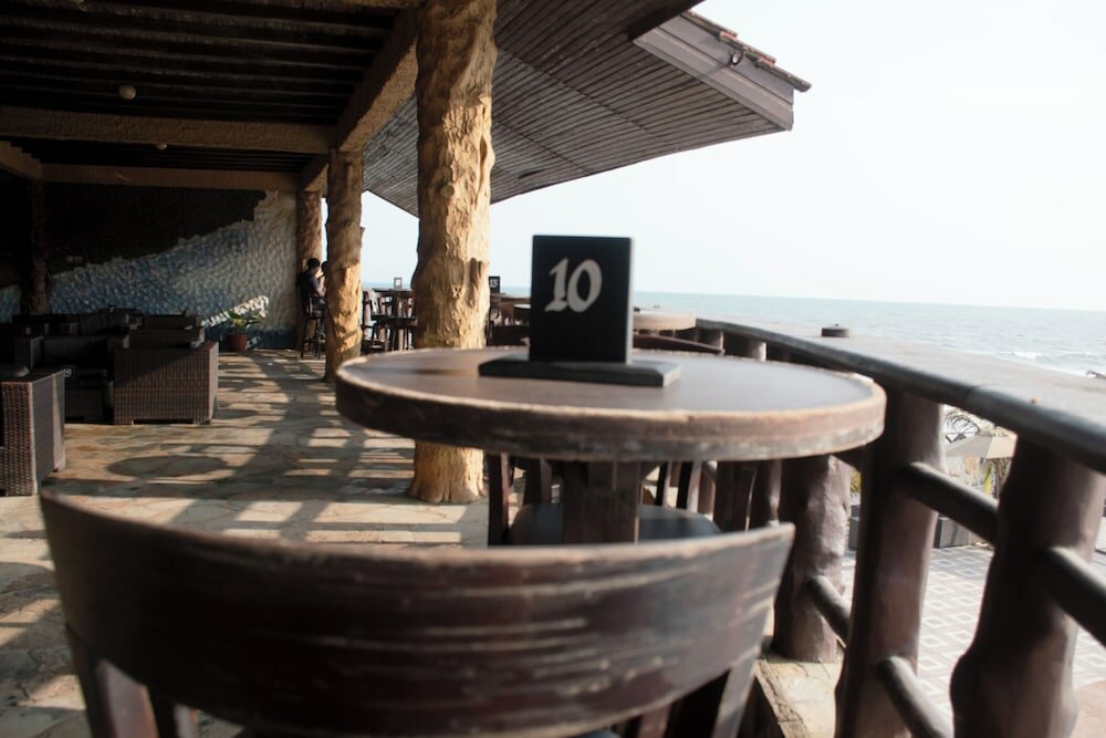 Фото Oceanic Resort