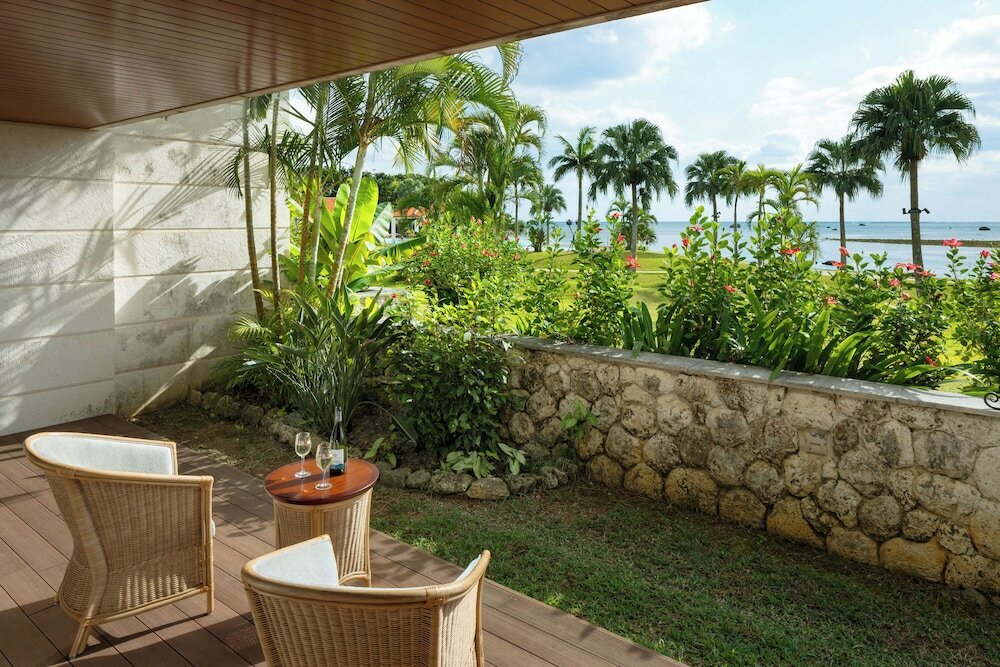Фото Ishigaki Resort Hotel
