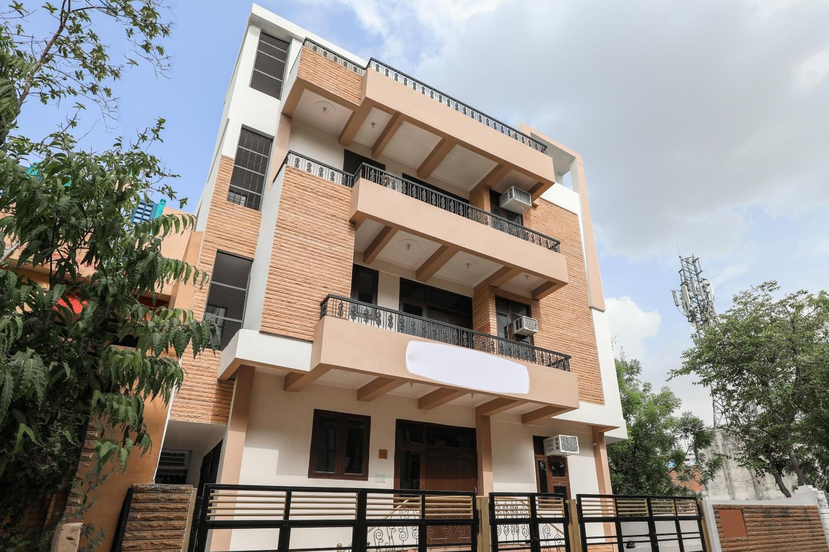 Фото Oyo 14911 New Airport Residency