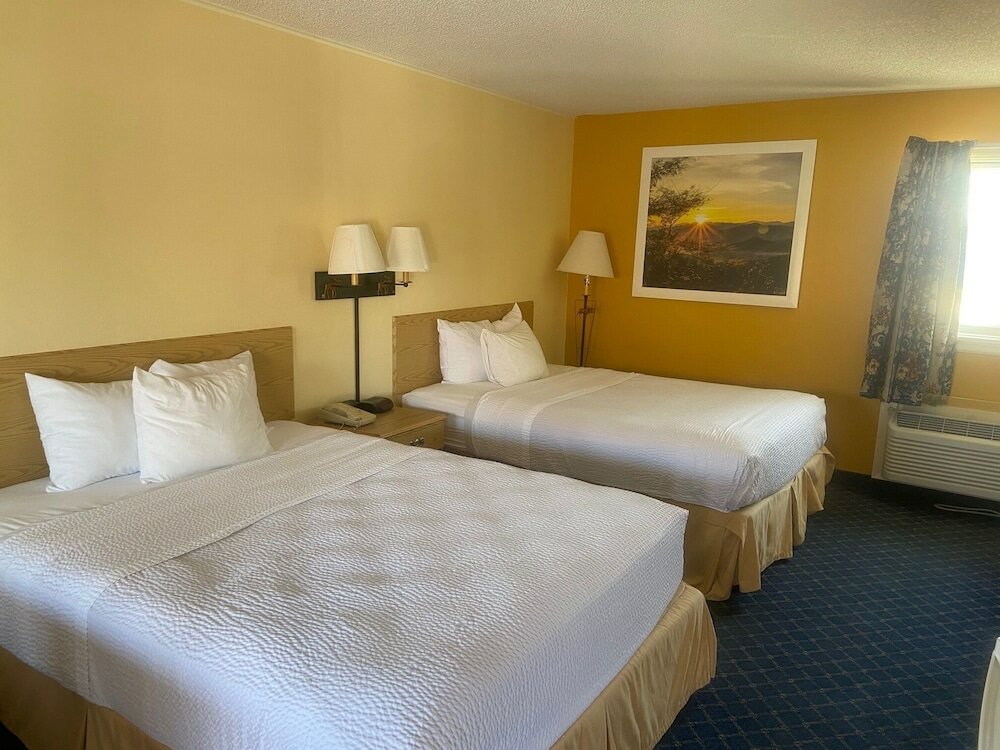 Фото Days Inn by Wyndham Worland