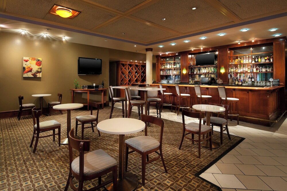 Фото Four Points by Sheraton Bakersfield