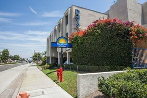 Гостиница Days Inn by Wyndham Orange Anaheim