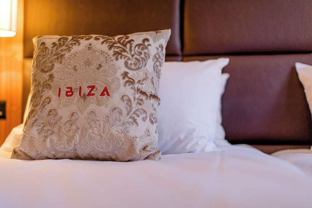 Фото Hotel Ibiza