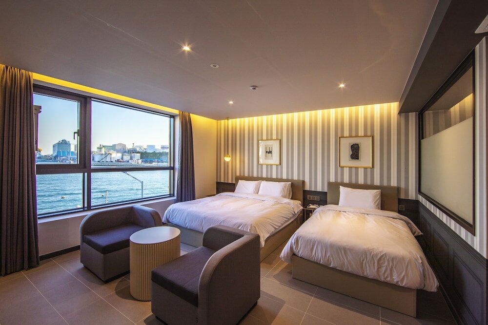 Фото Brown Dot Hotel - Jangsaengpo