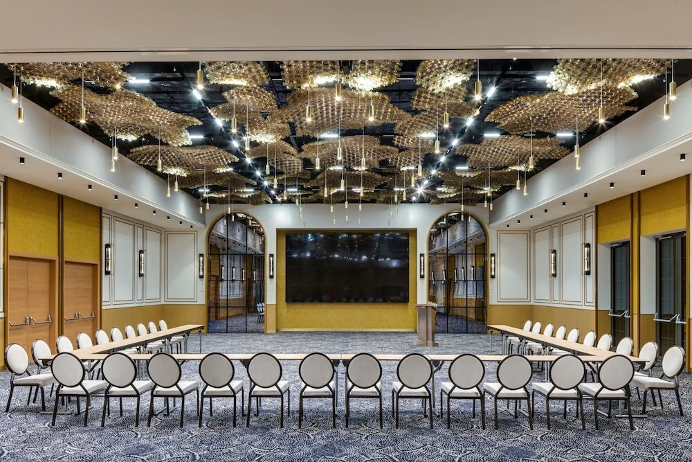 Фото Courtyard by Marriott Cluj-Napoca Downtown