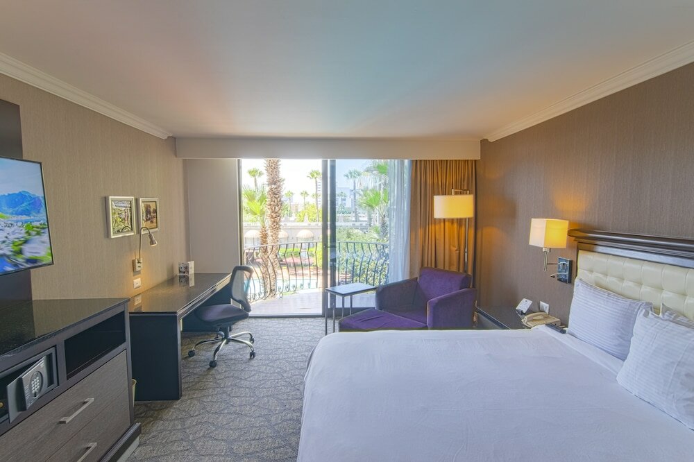 Фото Hotel Lucerna Tijuana