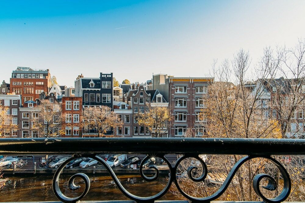 Фото Ambassade Hotel