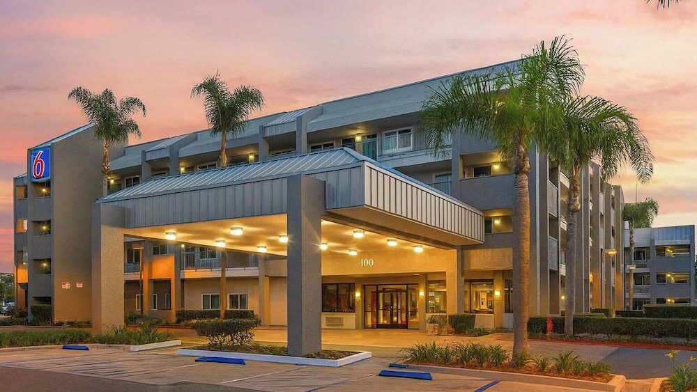 Фото Motel 6 Anaheim Maingate