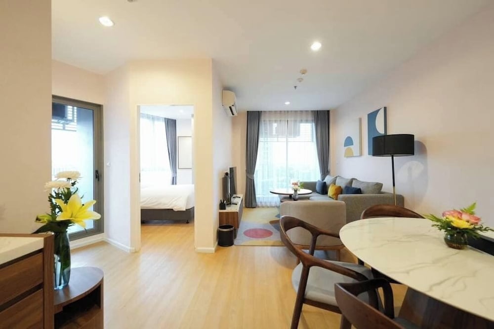 Фото Oakwood Suites Tiwanon Bangkok