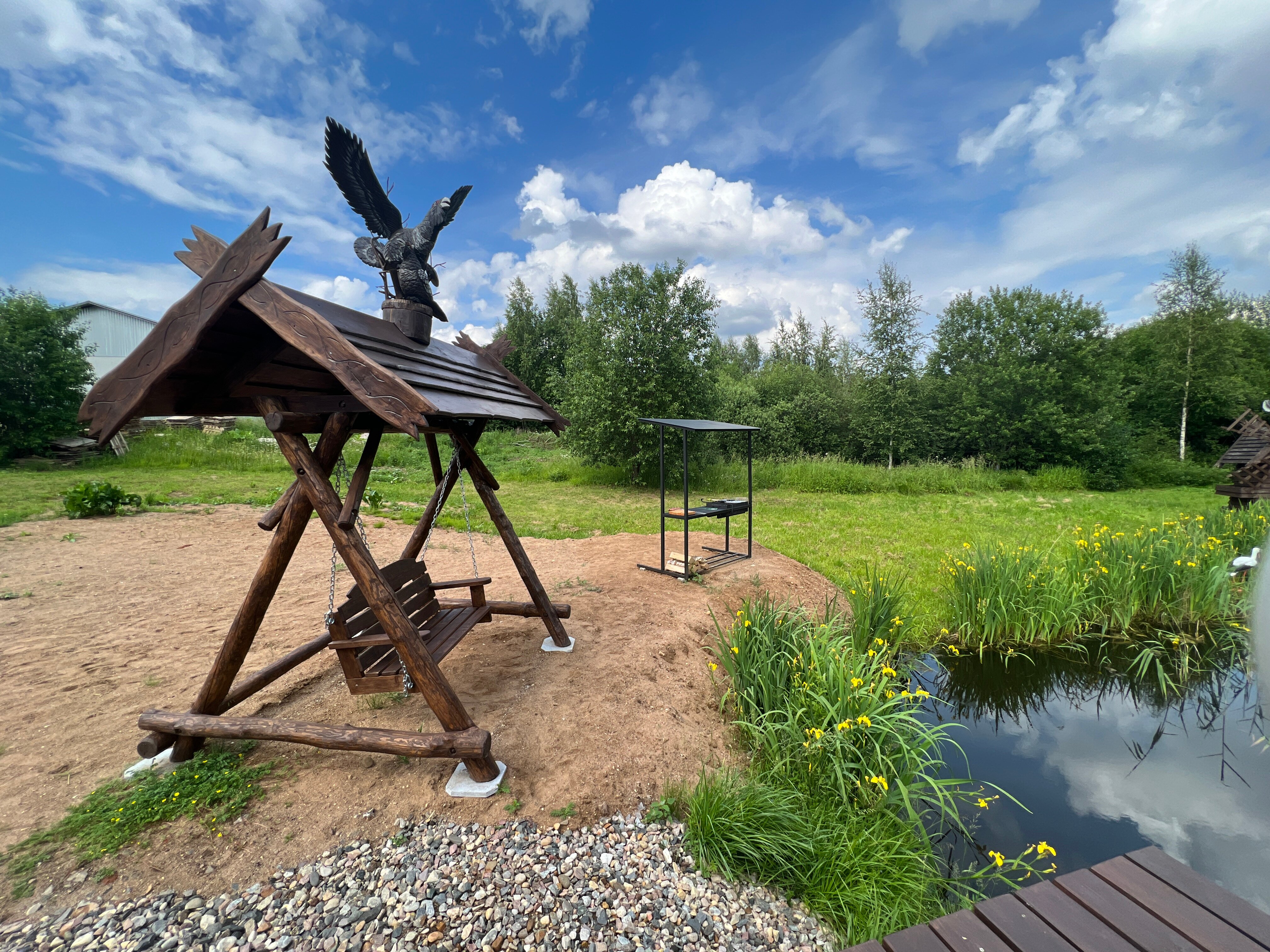 Фото Дом у пруда