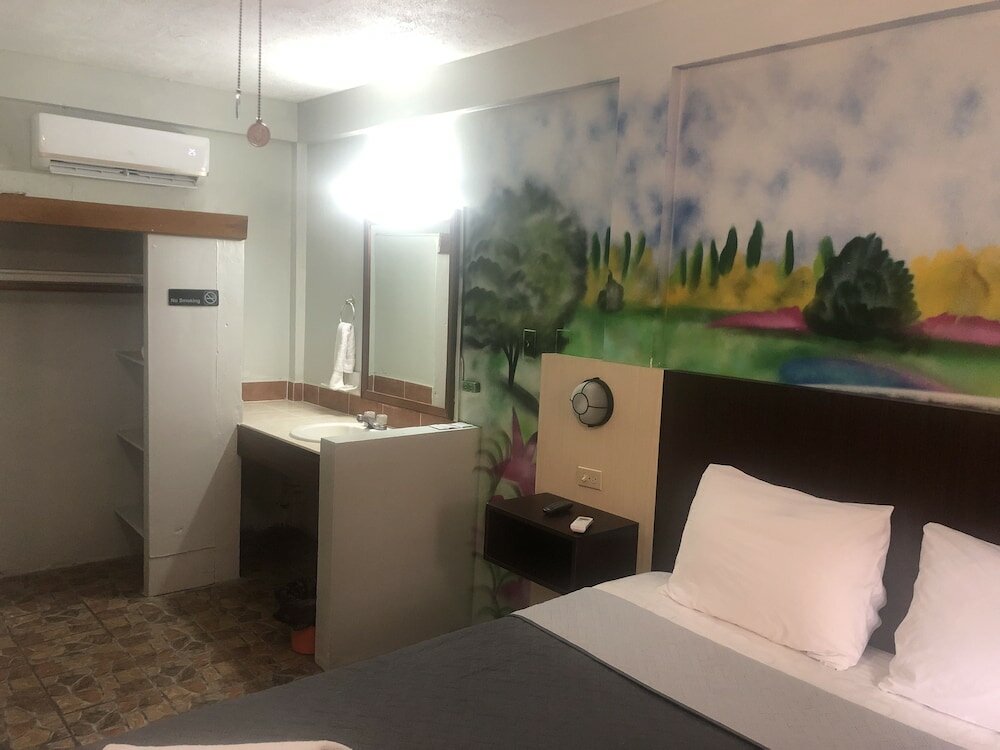 Фото Best Time Inn Hotel - Car Rental