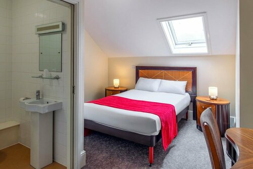 Гостиница Grand Burstin Hotel Folkestone в Фолкстоне