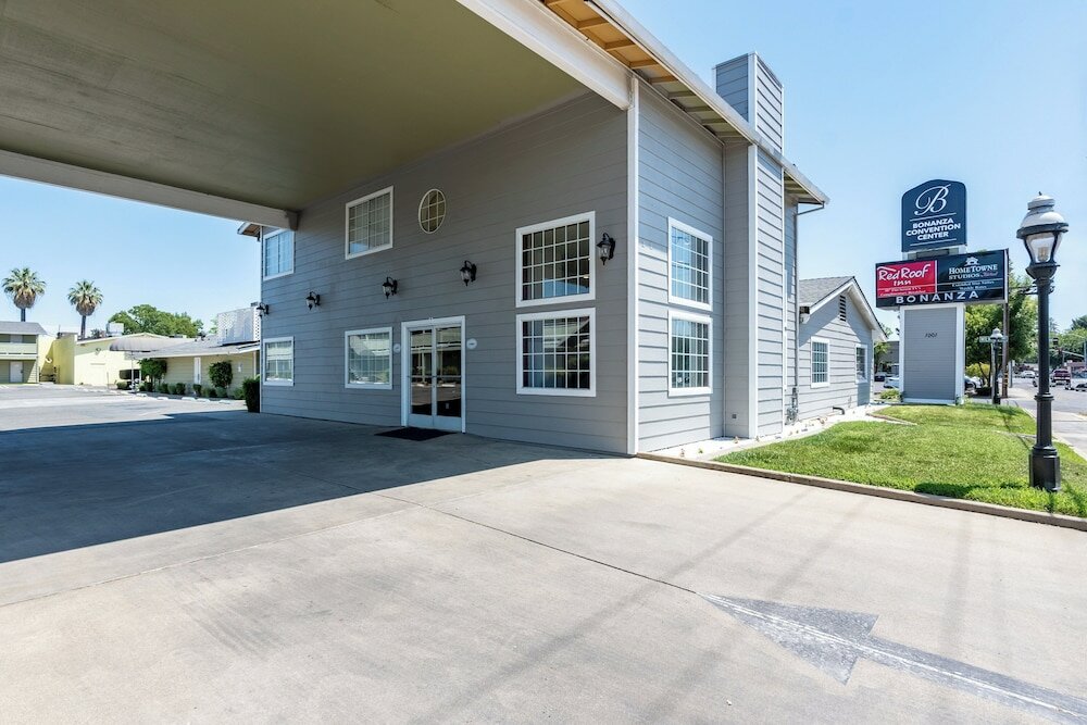 Фото Bonanza Inn & Suites