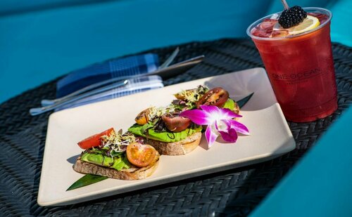 Гостиница One Ocean Resort and Spa в Атлантик Бич