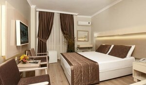 Гостиница Grand Boss Suit Hotel