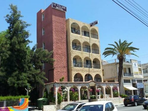 Le Village Hotel