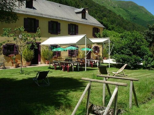 Гостиница Gîte auberge les cascades в Баньере-де-Бигоре