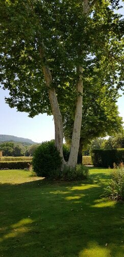 Гостиница Domaine de Valbrillant Chambres d'hôtes в Эксе-ан-Провансе