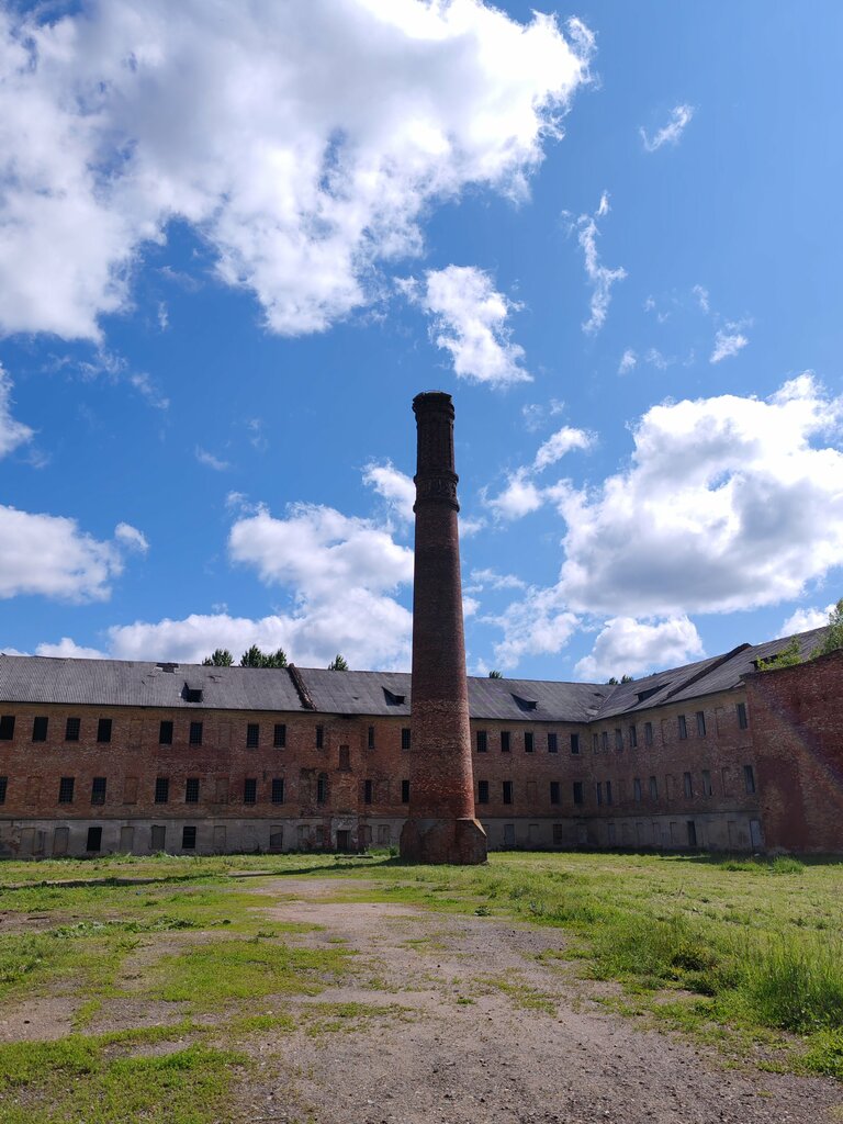 Landmark, attraction Труба во внутреннем дворе трёхэтажной казармы № 1 1925 года, Bobruisk, photo